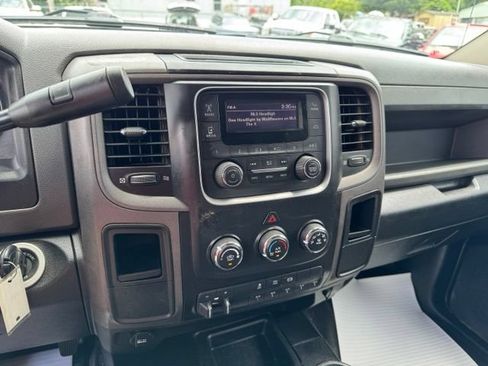 Used 2018 RAM 3500 Tradesman w/ Chrome Appearance Group AWD/4WD image 19