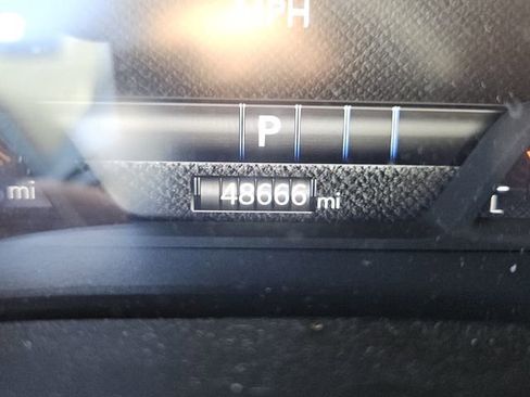 Used 2025 RAM 1500 Laramie image 15