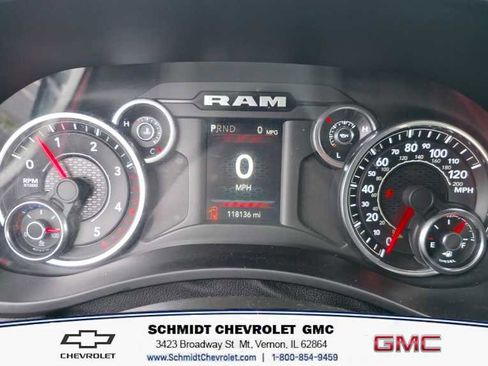 Used 2022 RAM 2500 Tradesman w/ Chrome Appearance Group AWD/4WD image 13