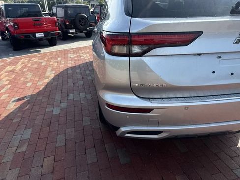 Used 2025 Mitsubishi Outlander SE AWD/4WD image 8