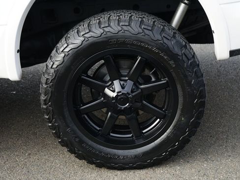 Used 2019 Ford F150 Lariat w/ Equipment Group 502A Luxury image 13