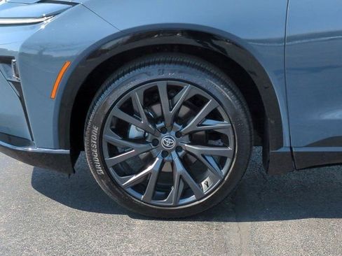 Used 2025 Toyota Crown Signia image 7