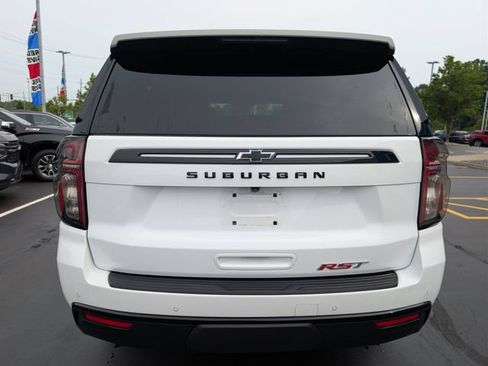 Used 2024 Chevrolet Suburban RST w/ Luxury Package AWD/4WD image 4