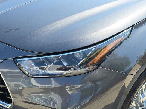 Used 2021 Toyota Highlander Limited FWD image 36