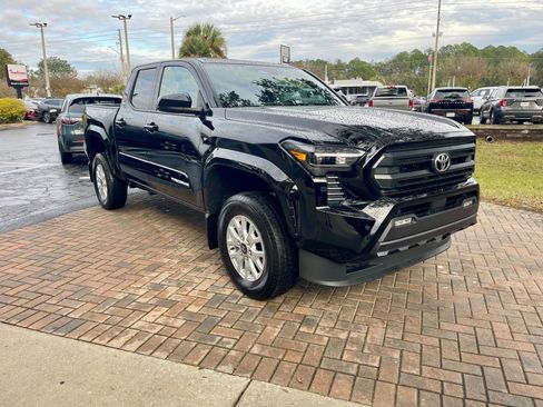 Used 2025 Toyota Tacoma SR5 image 8