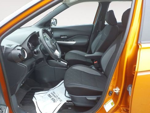 Used 2020 Nissan Kicks SV FWD image 9