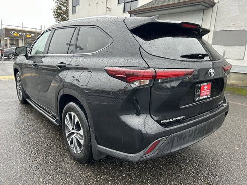 Certified 2024 Toyota Highlander XLE image 7