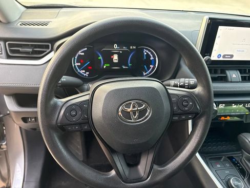 Used 2025 Toyota RAV4 XLE AWD/4WD image 16
