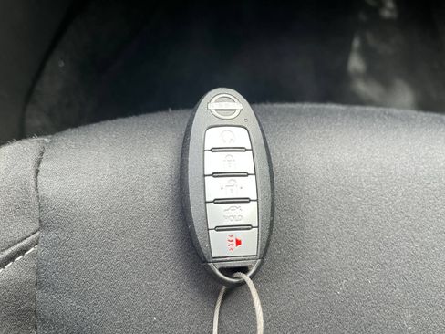 Used 2025 Nissan Altima 2.5 SV FWD image 21