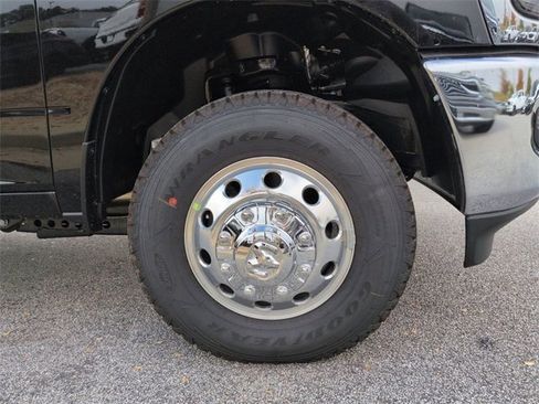 New 2026 RAM 3500 Tradesman w/ Chrome Appearance Group image 10