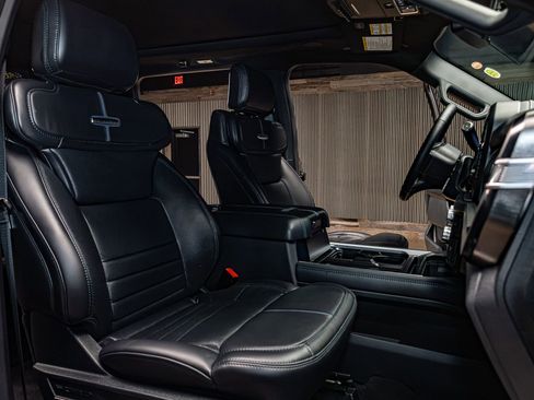 Used 2026 Ford F450 Platinum w/ FX4 Off-Road Package image 29