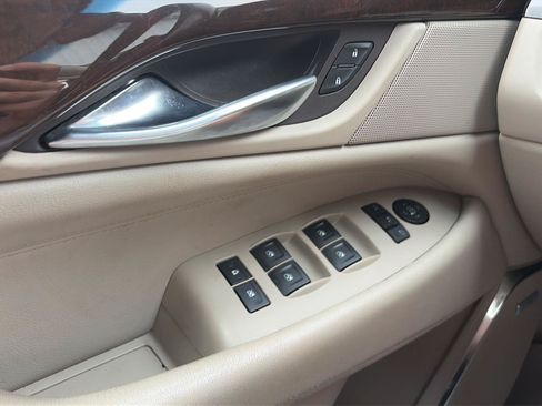 Used 2017 Cadillac Escalade 4WD image 8