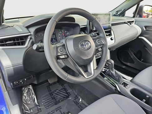 Used 2024 Toyota Corolla Cross AWD Hybrid w/ Moonroof Package image 9
