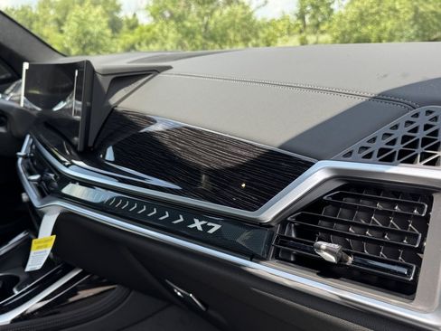 Used 2026 BMW X7 xDrive40i w/ M Sport Package image 28