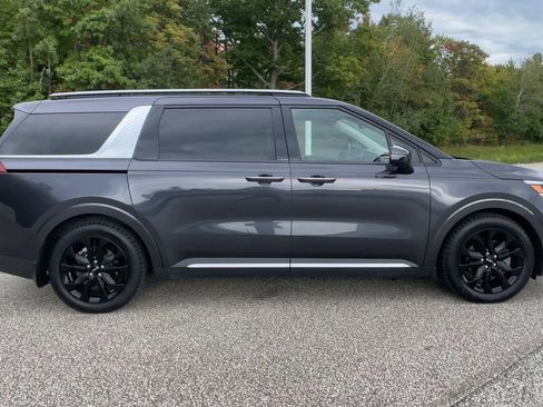 Used 2022 Kia Carnival SX image 10