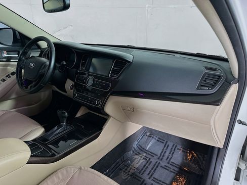 Used 2016 Kia Cadenza Base image 29