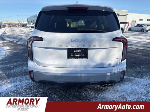 Used 2023 Kia Telluride EX w/ EX Captain's Chair Package image 5