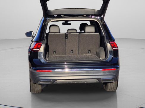 Used 2018 Volkswagen Tiguan SEL AWD/4WD image 11