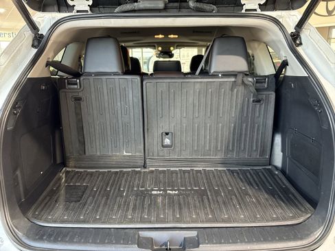 Used 2023 Toyota Highlander Limited image 26