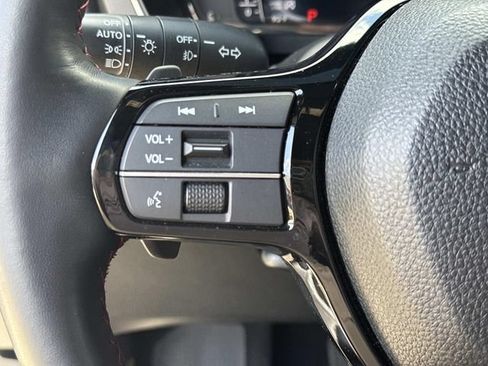 Certified 2025 Honda Pilot Black Edition image 23