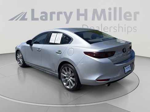 Used 2019 MAZDA MAZDA3 Sedan w/ Select Package FWD image 3