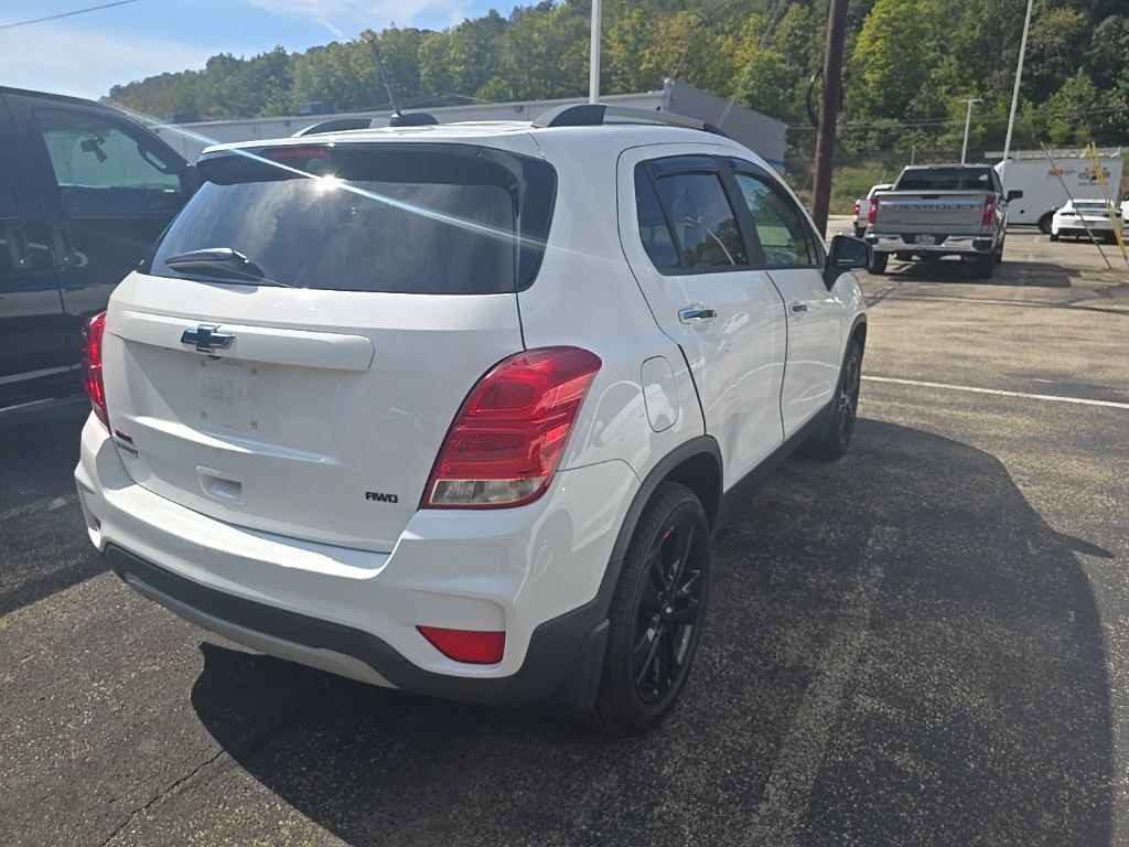 Used 2019 Chevrolet Trax LT w/ Sun & Sound Package AWD/4WD image 3