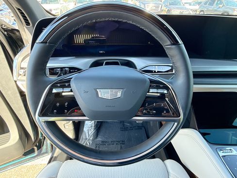 Used 2026 Cadillac Vistiq Luxury image 40