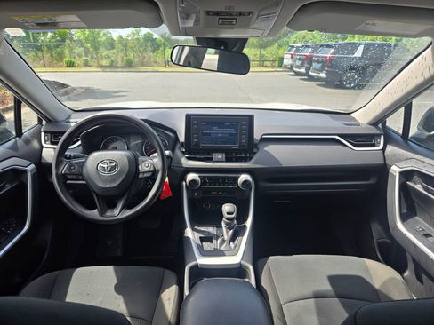 Used 2021 Toyota RAV4 LE FWD image 10