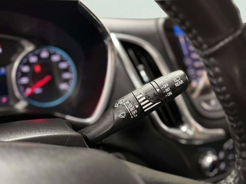 Used 2019 Chevrolet Equinox LT w/ Sun & Navigation Package image 31