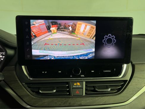 Certified 2023 Nissan Altima 2.5 SV w/ SV Premium Package AWD/4WD image 17