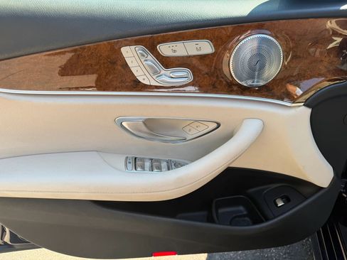 Used 2019 Mercedes-Benz E 300 4MATIC w/ Premium 1 Package image 18