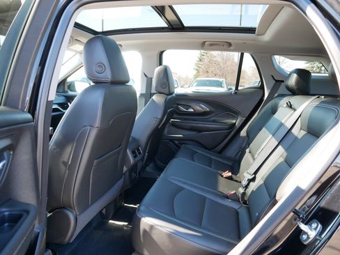 Used 2024 GMC Terrain SLT w/ Infotainment Package II image 35