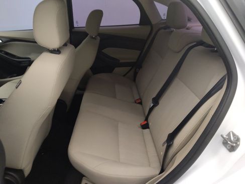 Used 2018 Ford Focus SE FWD image 18