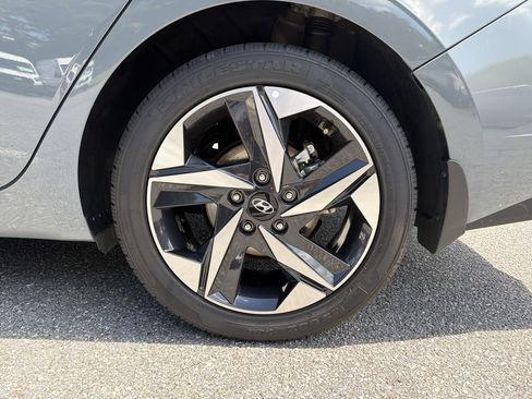 Used 2023 Hyundai Elantra SEL w/ Convenience Package FWD image 19