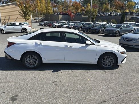 New 2026 Hyundai Elantra Blue image 8