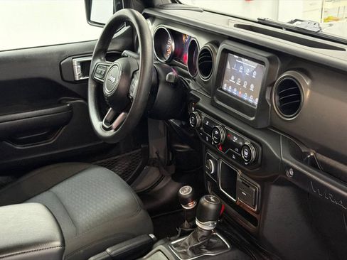 Used 2022 Jeep Wrangler Unlimited Sport AWD/4WD image 9