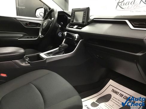 Used 2022 Toyota RAV4 LE image 37
