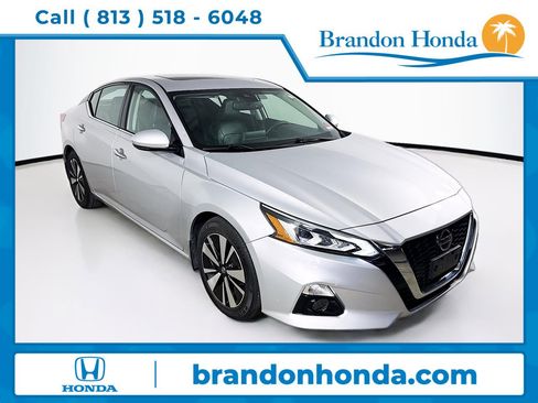 Used 2020 Nissan Altima 2.5 SL FWD image 1