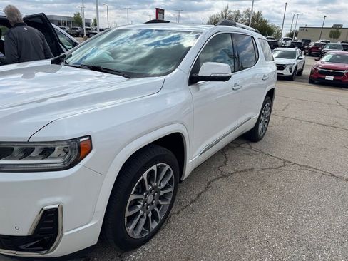 Used 2023 GMC Acadia Denali w/ Denali Ultimate Package AWD/4WD image 2