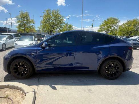 Used 2022 Tesla Model Y Long Range AWD/4WD image 5