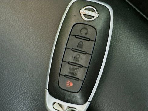 Used 2025 Nissan Pathfinder SL w/ SL Premium Package AWD/4WD image 41