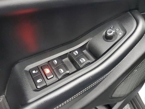 Used 2023 Jeep Grand Cherokee L Altitude image 19