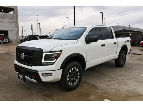 Used 2023 Nissan Titan PRO-4X image 3