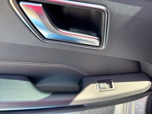 Used 2014 Mercedes-Benz E 250 BlueTEC Sedan image 28