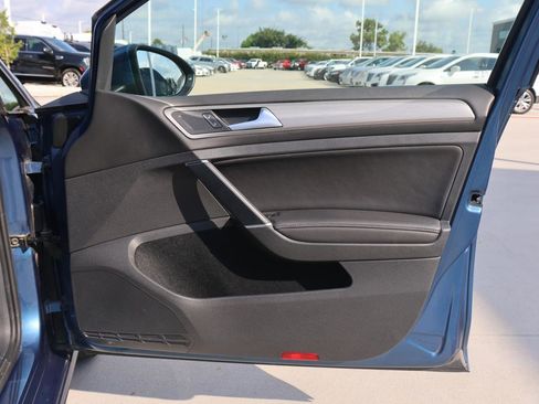 Used 2015 Volkswagen Golf 4-Door image 22