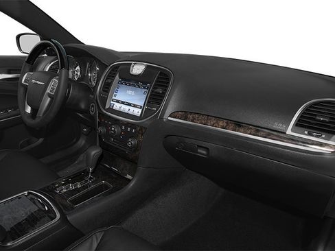 Used 2013 Chrysler 300 Touring w/ Driver Convenience Group image 20