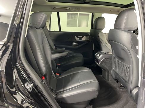 Used 2022 Mercedes-Benz GLS 450 4MATIC image 13