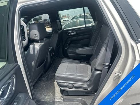 Used 2024 Chevrolet Tahoe Z71 w/ Luxury Package AWD/4WD image 9