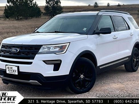 Used 2018 Ford Explorer XLT image 1