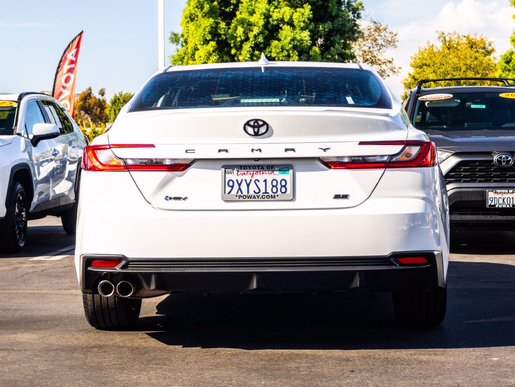 Used 2026 Toyota Camry SE FWD image 9